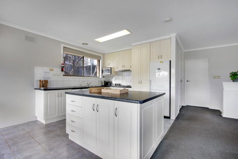 Hybiscus Waterfront Apartments - Your Accommodation 5