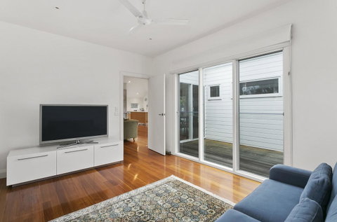 Perfect Blairgowrie Beach House - Your Accommodation 10
