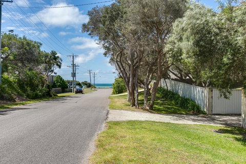 Perfect Blairgowrie Beach House - Your Accommodation 15