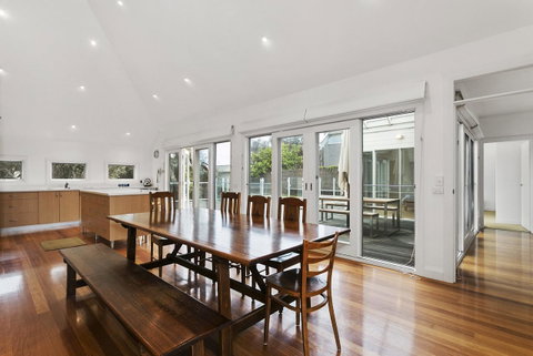 Perfect Blairgowrie Beach House - Your Accommodation 9