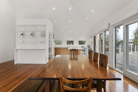 Perfect Blairgowrie Beach House - Your Accommodation 8