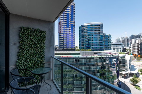 Dockland Kings Lucky 805 - Your Accommodation 5