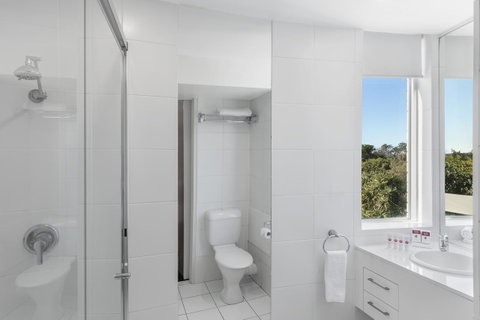 Ramada By Wyndham Marcoola Beach - Your Accommodation 14