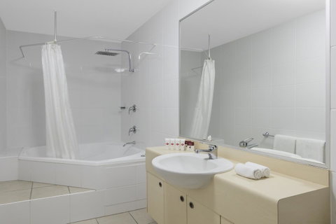 Ramada By Wyndham Marcoola Beach - Your Accommodation 10