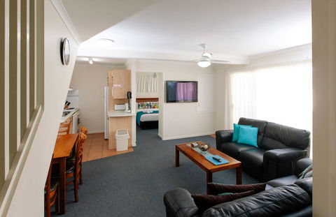 Rainbow Getaway Holiday Apartments - Your Accommodation 30