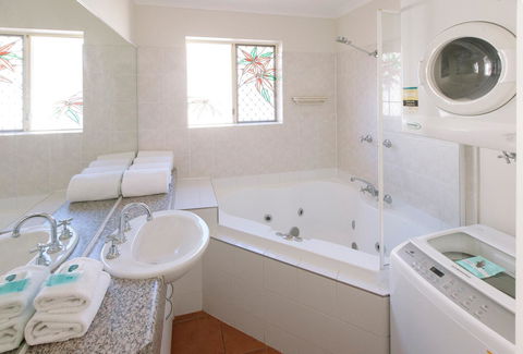 Rainbow Getaway Holiday Apartments - Your Accommodation 31