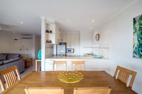 Sunseeker Holiday Apartments - Your Accommodation 43