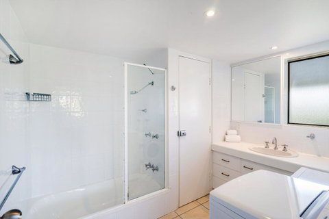 Sunseeker Holiday Apartments - Your Accommodation 27