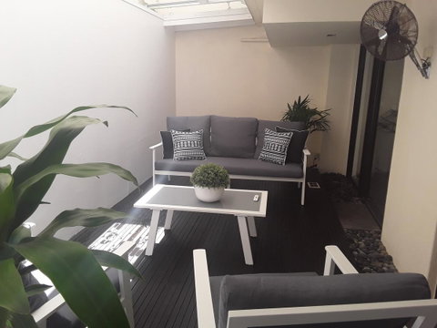 Sunseeker Holiday Apartments - Your Accommodation 12