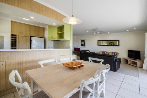 Sunseeker Holiday Apartments - Your Accommodation 2
