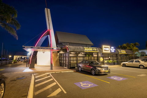Nightcap At Kawana Waters Hotel - Your Accommodation 4