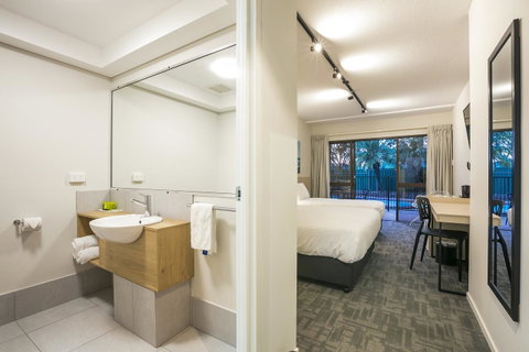 Nightcap At Kawana Waters Hotel - Your Accommodation 25