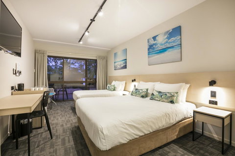 Nightcap At Kawana Waters Hotel - Your Accommodation 11