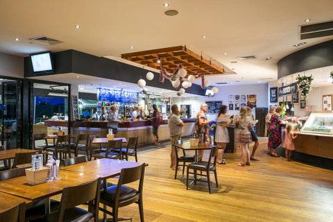 Nightcap At Kawana Waters Hotel - Your Accommodation 16