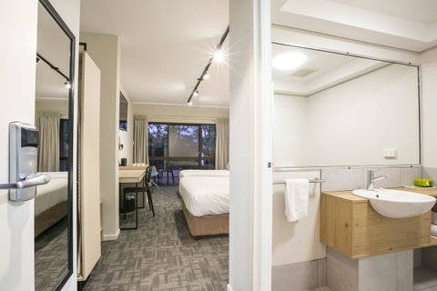Nightcap At Kawana Waters Hotel - Your Accommodation 14