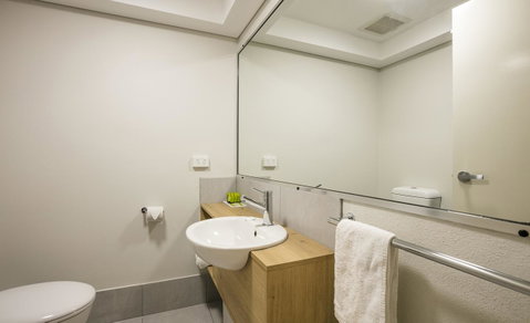 Nightcap At Kawana Waters Hotel - Your Accommodation 24