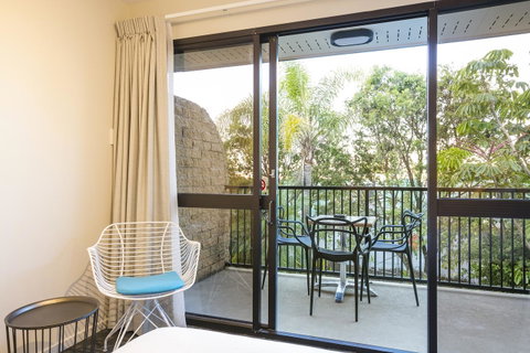Nightcap At Kawana Waters Hotel - Your Accommodation 30