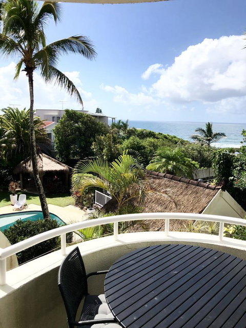 Sunshine Beach Luxe Apartment - Your Accommodation 25