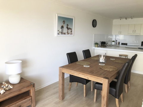 Sunshine Beach Luxe Apartment - Your Accommodation 29