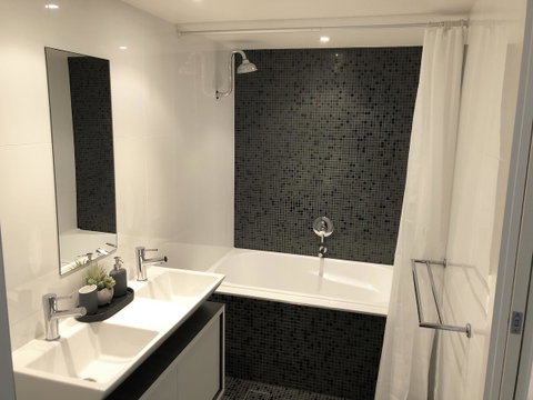 Sunshine Beach Luxe Apartment - Your Accommodation 11