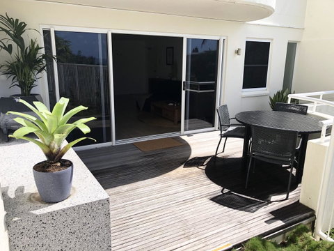 Sunshine Beach Luxe Apartment - Your Accommodation 30