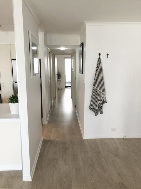 Sunshine Beach Luxe Apartment - Your Accommodation 8