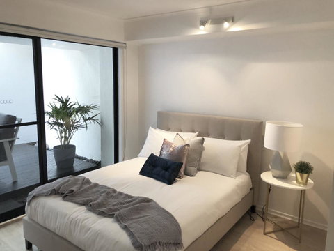 Sunshine Beach Luxe Apartment - Your Accommodation 10