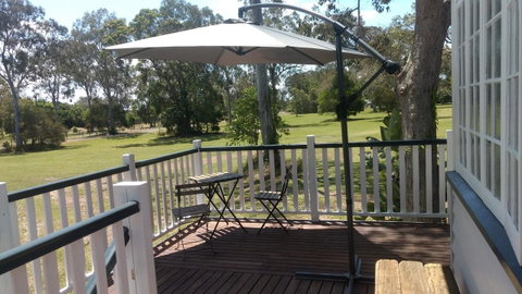 Lake Weyba Noosa Lodge & Kangaroos - Your Accommodation 2