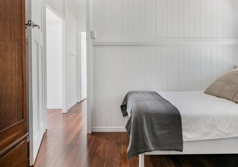 Lake Weyba Noosa Lodge & Kangaroos - Your Accommodation 11