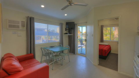 Alex Beach Cabins And Tourist Park - Your Accommodation 32