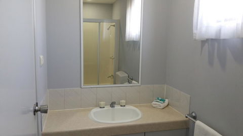 Alex Beach Cabins And Tourist Park - Your Accommodation 2