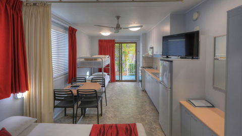Alex Beach Cabins And Tourist Park - Your Accommodation 33