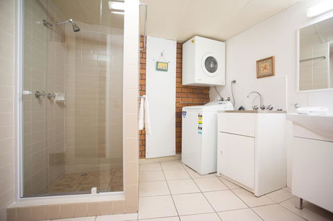 Northpoint Holiday Apartments - Your Accommodation 23