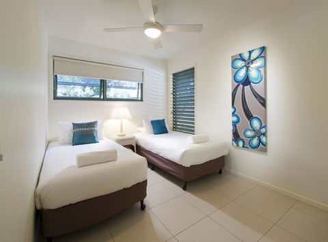 The Retreat Beach Houses - Your Accommodation 12