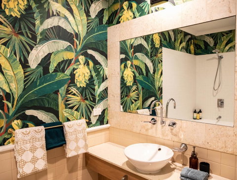 NOMAD - Luxe Apartment - Your Accommodation 12