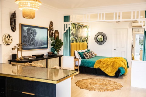 NOMAD - Luxe Apartment - Your Accommodation 0