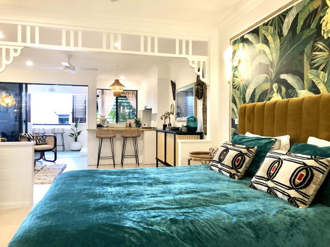 NOMAD - Luxe Apartment - Your Accommodation 25
