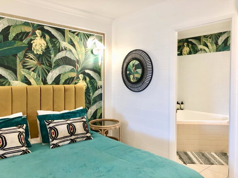 NOMAD - Luxe Apartment - Your Accommodation 42