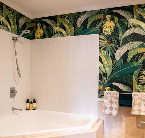 NOMAD - Luxe Apartment - Your Accommodation 11