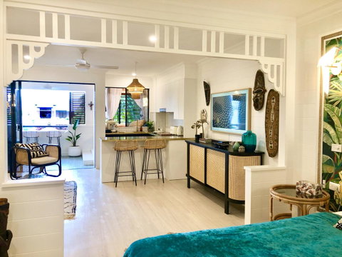 NOMAD - Luxe Apartment - Your Accommodation 41