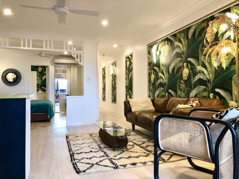 NOMAD - Luxe Apartment - Your Accommodation 24