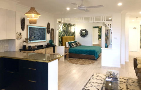 NOMAD - Luxe Apartment - Your Accommodation 22