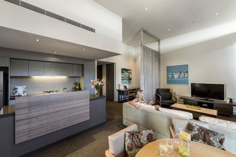 Oaks Redcliffe Mon Komo Suites - Your Accommodation 20