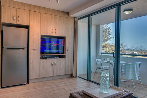 Grand Palais Boolarong Beachside Apartments - Your Accommodation 7