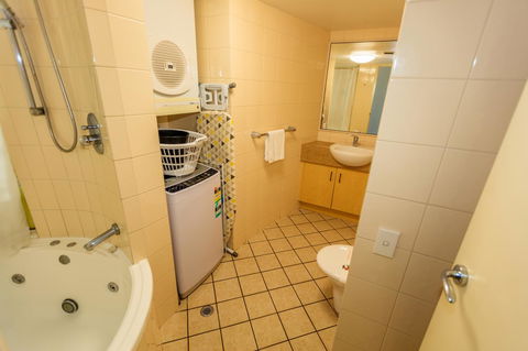 Grand Palais Boolarong Beachside Apartments - Your Accommodation 12