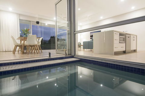 Pool Resort Port Douglas - Your Accommodation 36