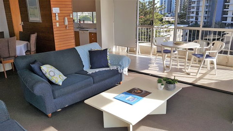 Surfers Chalet - Your Accommodation 19