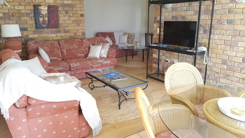 Surfers Chalet - Your Accommodation 24