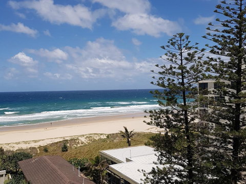 Surfers Chalet - Your Accommodation 35