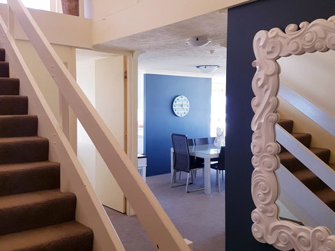 Surfers Chalet - Your Accommodation 34